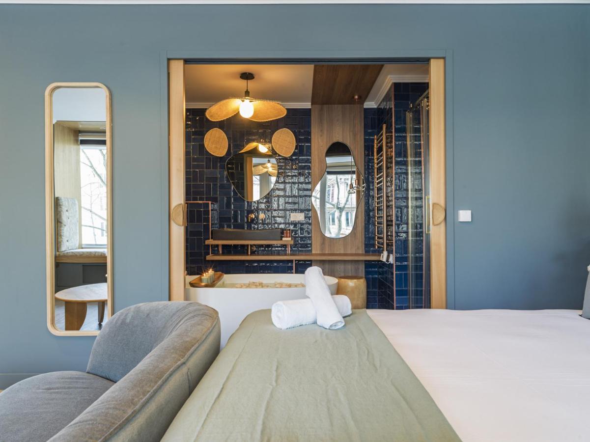 The Blue Alma Eiffel Tower Apartment Paris Exterior photo